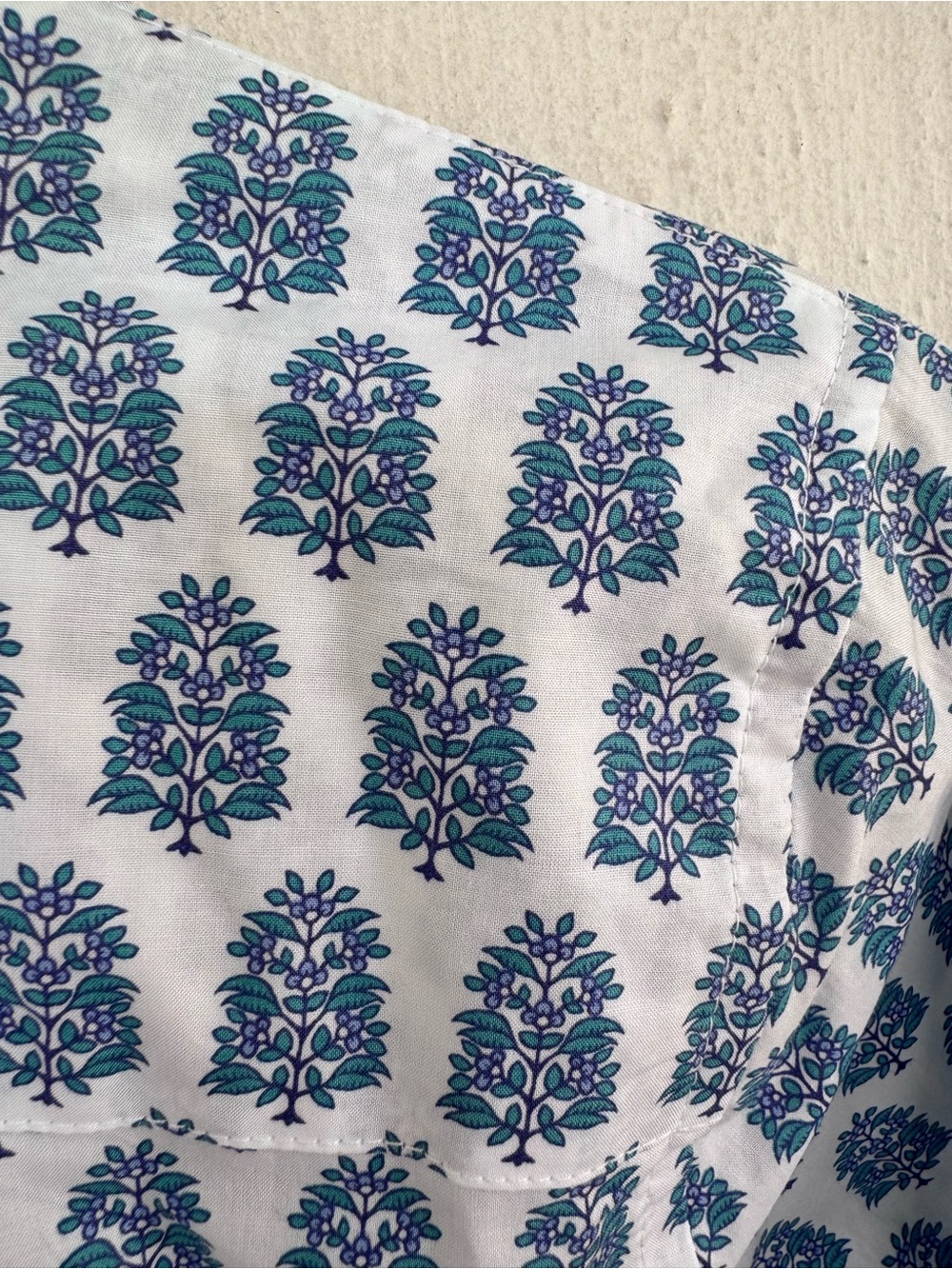 Garnet Hill Pima Cotton Tree Print Button Down Shirt size 18 - Picture 7 of 7